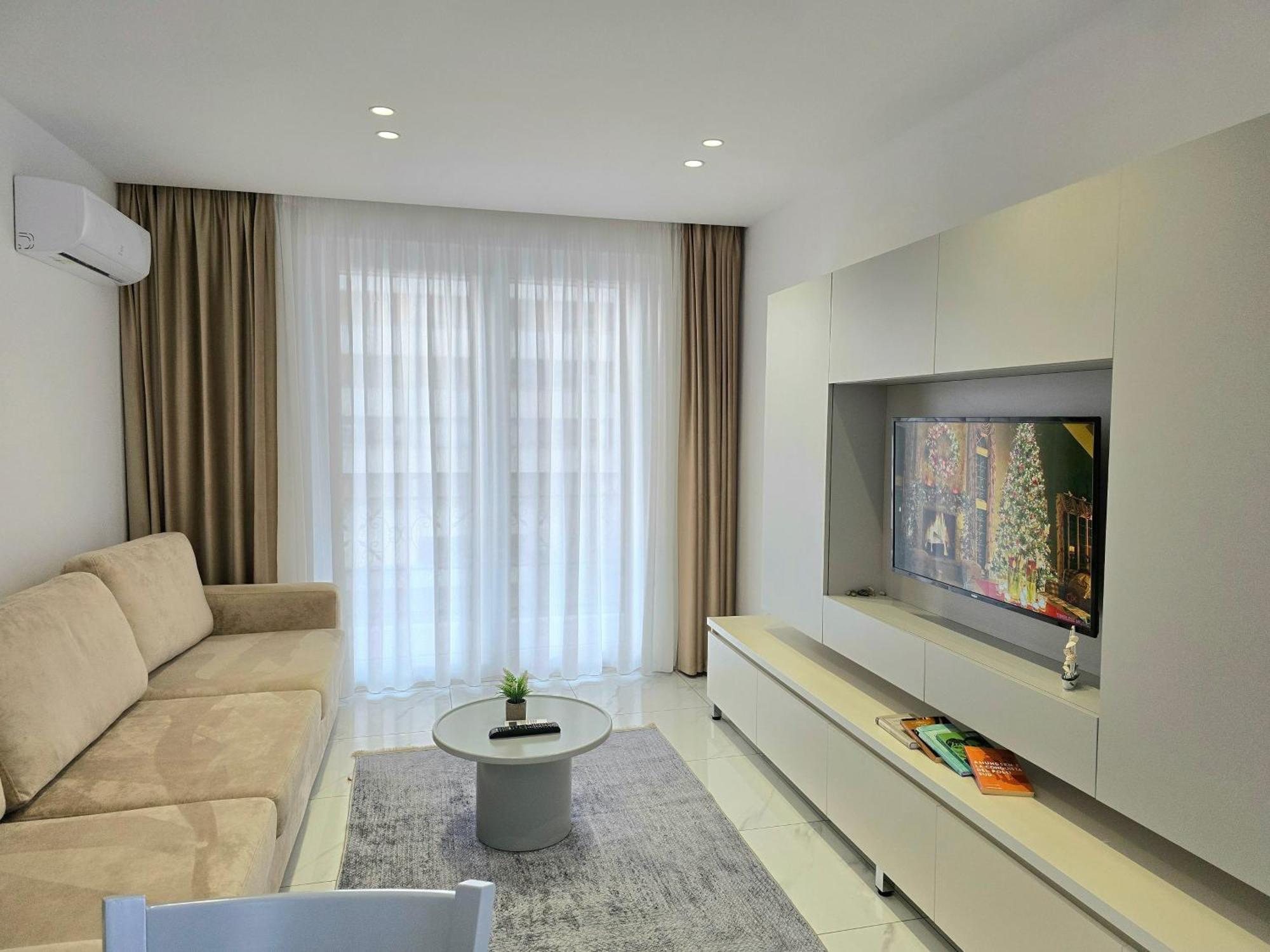 Apartment Center Penthouse Oasis Tirana